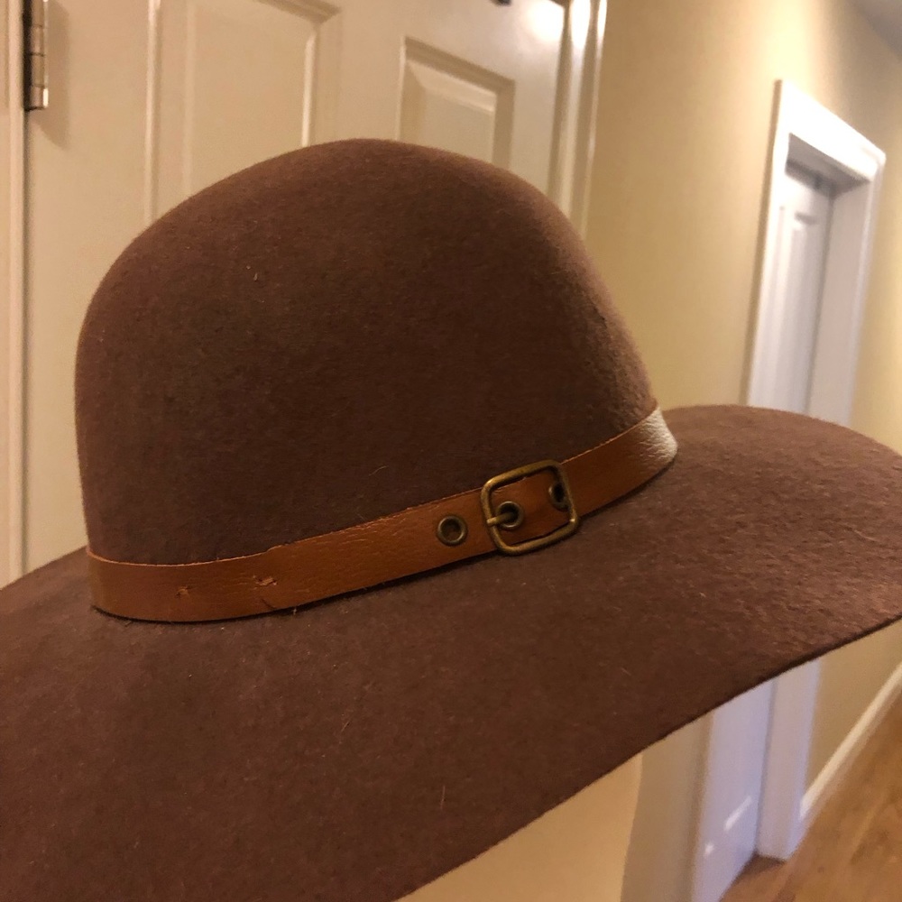 Brimmed Wool hat